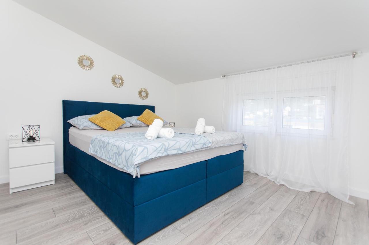 Apartment Gold Podstrana Bagian luar foto