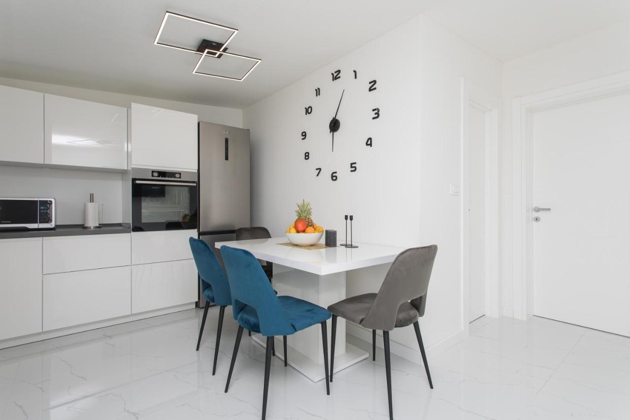Apartment Gold Podstrana Bagian luar foto