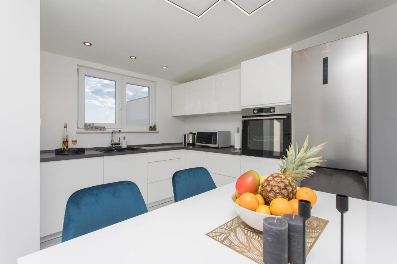 Apartment Gold Podstrana Bagian luar foto
